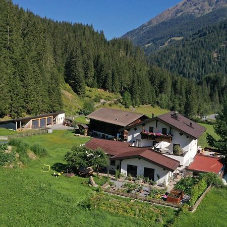 Landhaus St. Hubertus Kaunertal Bagian luar foto