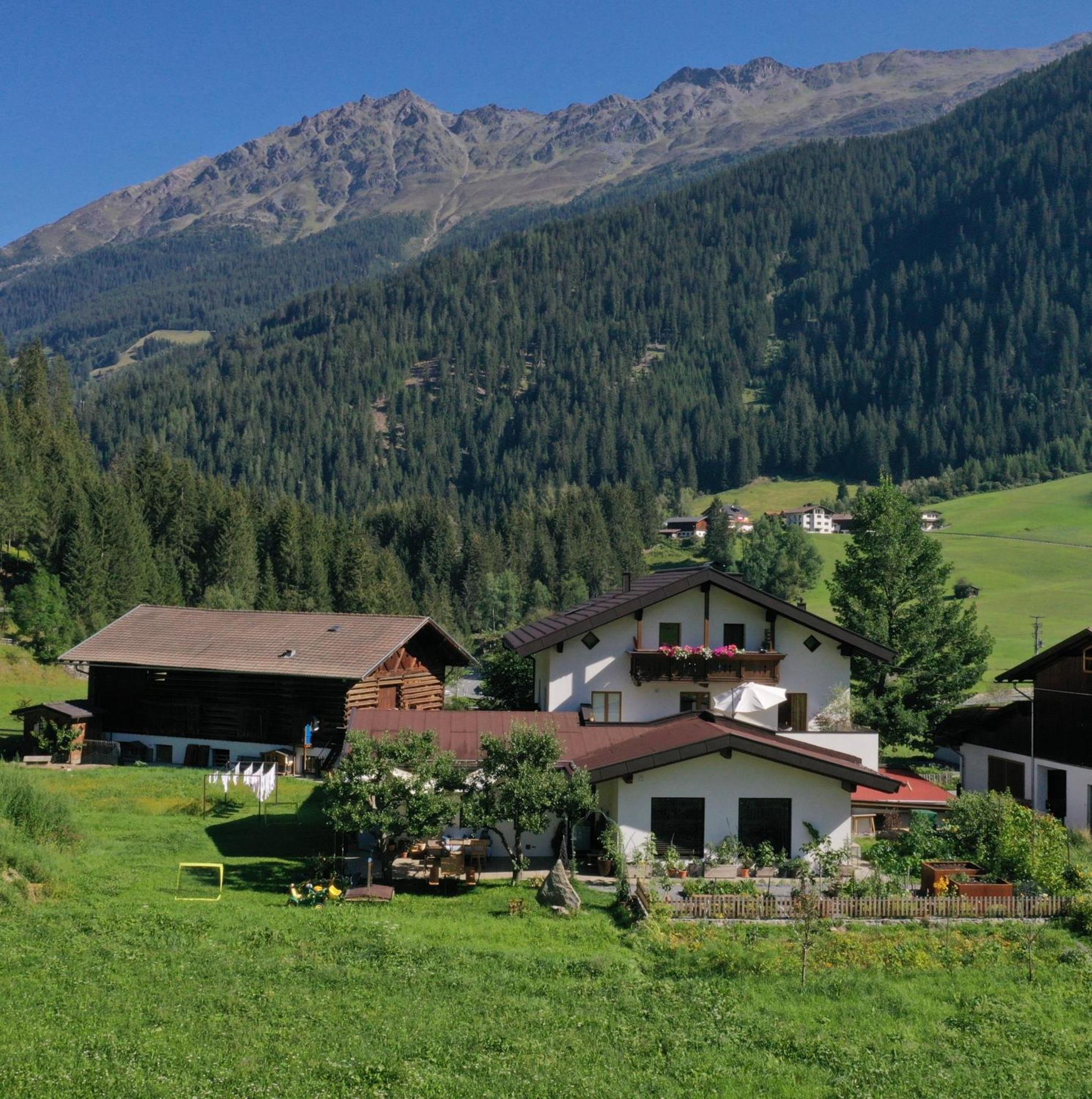 Landhaus St. Hubertus Kaunertal Bagian luar foto